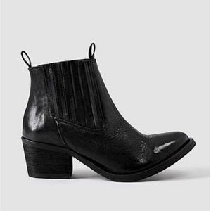 ALLSAINTS Bonny Valley Leather Ankle Pull on Chelsea Boots